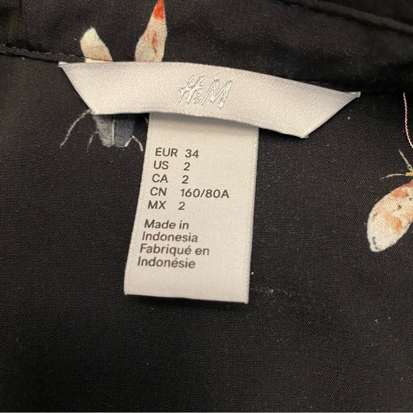 H&M blouse insect print button up - Picture 7 of 9